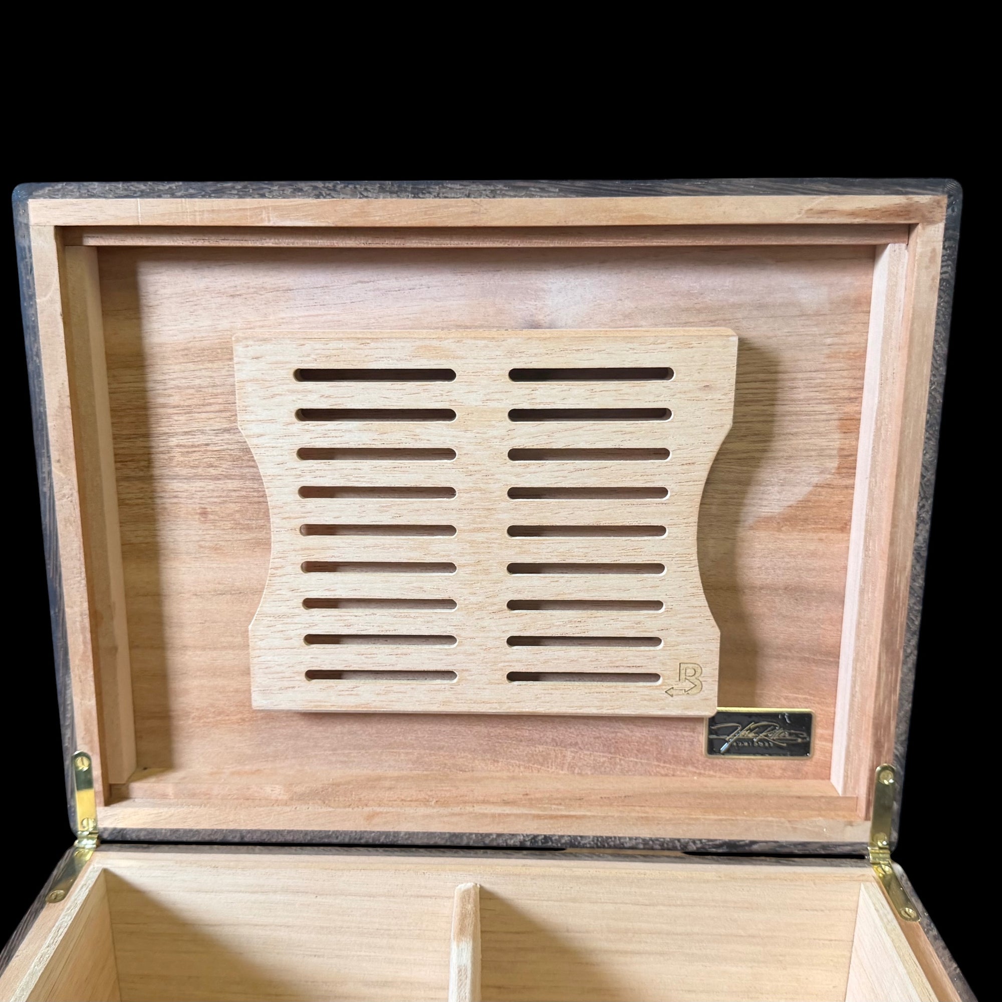 Burled Laurel 50 ct. Humidor w/ Wenge accents