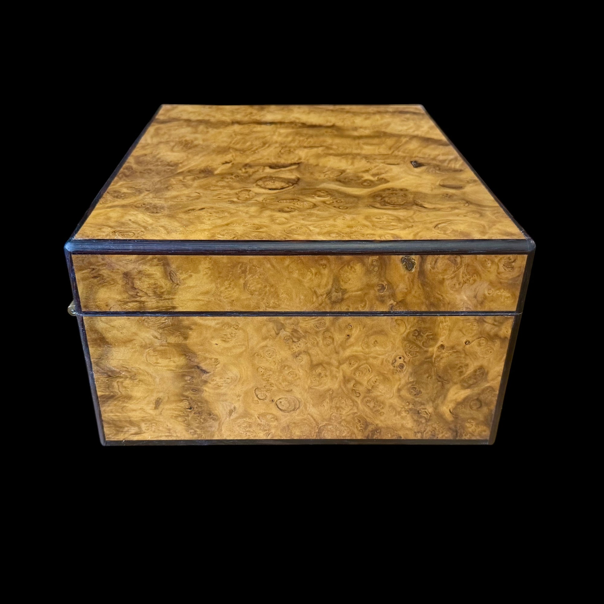 Burled Laurel 50 ct. Humidor w/ Wenge accents